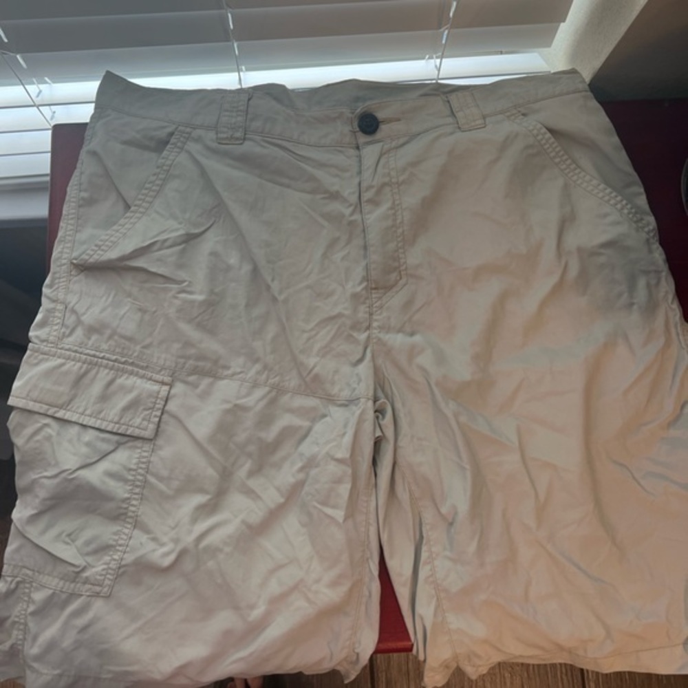 Men’s Columbia shorts size 36